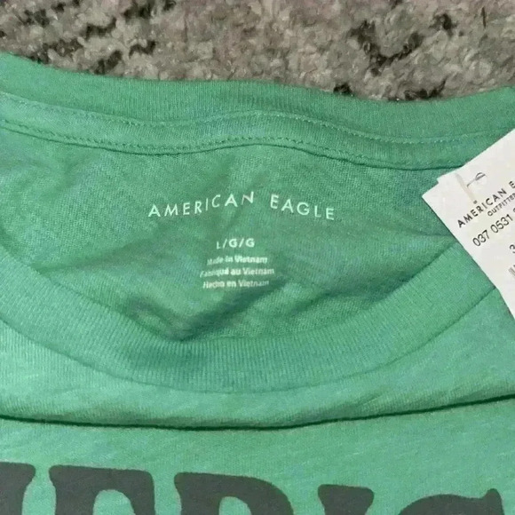 American Eagle AEO Graphic Logo 77 tee size L BNWT - Picture 3 of 3